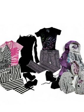10-Piece 2000s Alternative Skater Bundle Rare